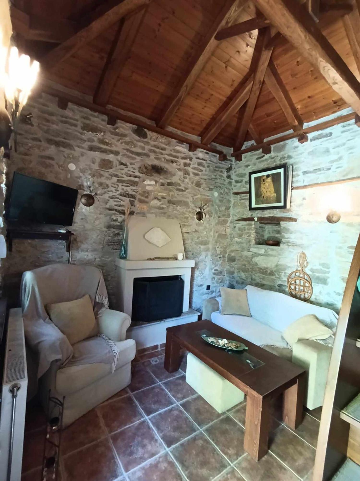 Μountain Whispers Apartment Mouresi Bagian luar foto