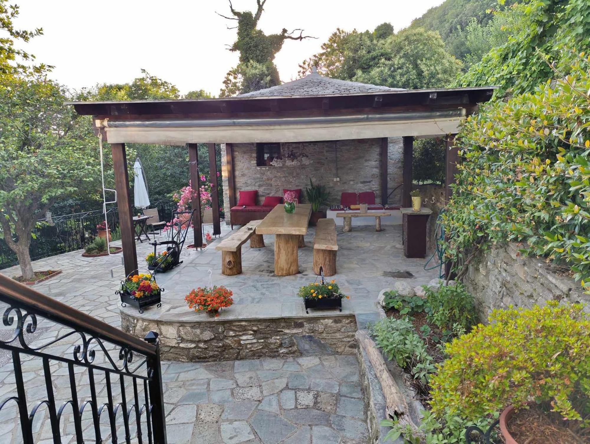 Μountain Whispers Apartment Mouresi Bagian luar foto